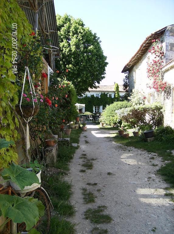 A L'Antan - La Ferme D'Octave Bed and Breakfast Saint-Hilaire-de-Villefranche Εξωτερικό φωτογραφία